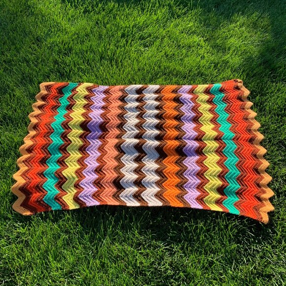 Vintage 70s Crochet Afghan Hand Knit Colourful Wool Throw Boho Retro Blanket - Picture 3 of 8